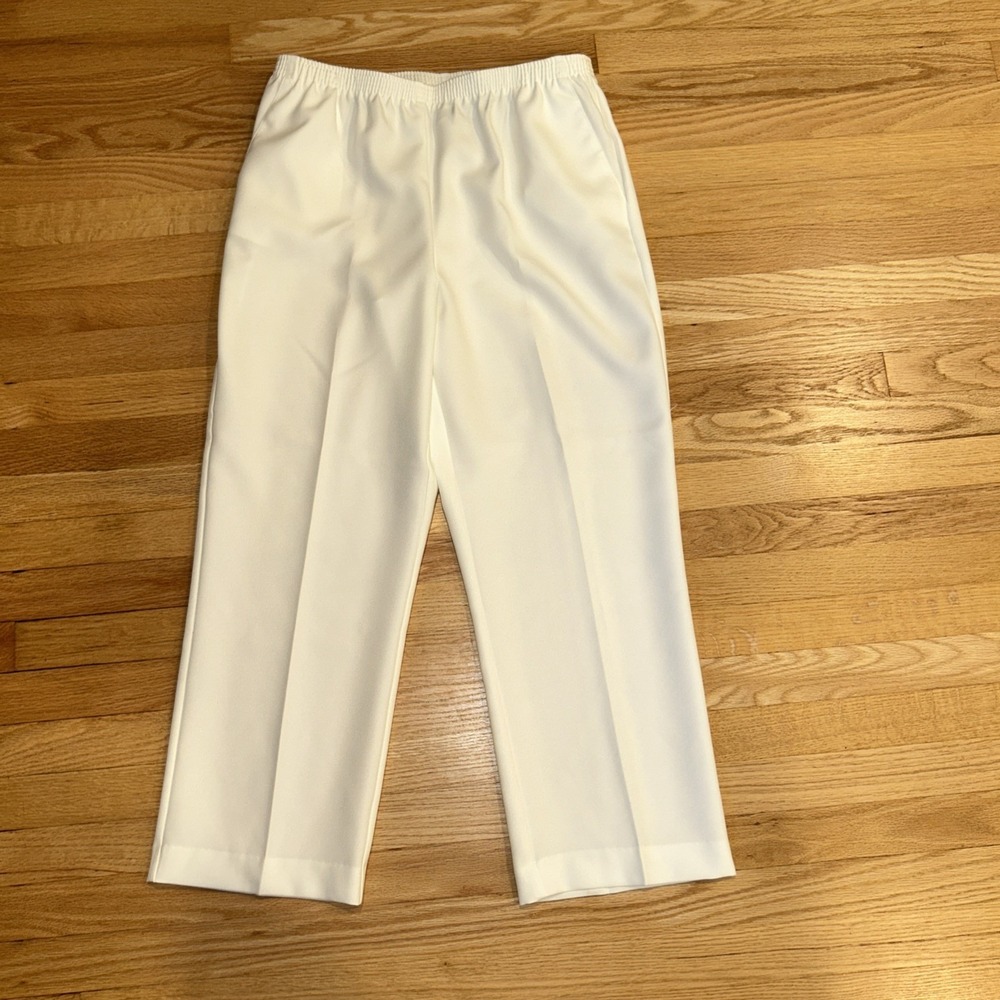 Alfred Dunner Classics White Pull On Elastic Waist Straight Leg Pants 14P NWT